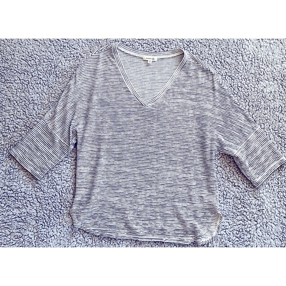 Max Studio Medium Black & White Striped Short Sleeve Top. - Picture 4 of 8